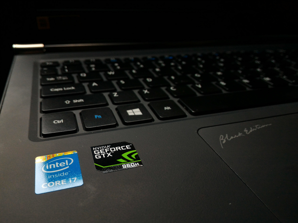 Should You Avoid Keeping Your Laptop Plugged? ImbaLife