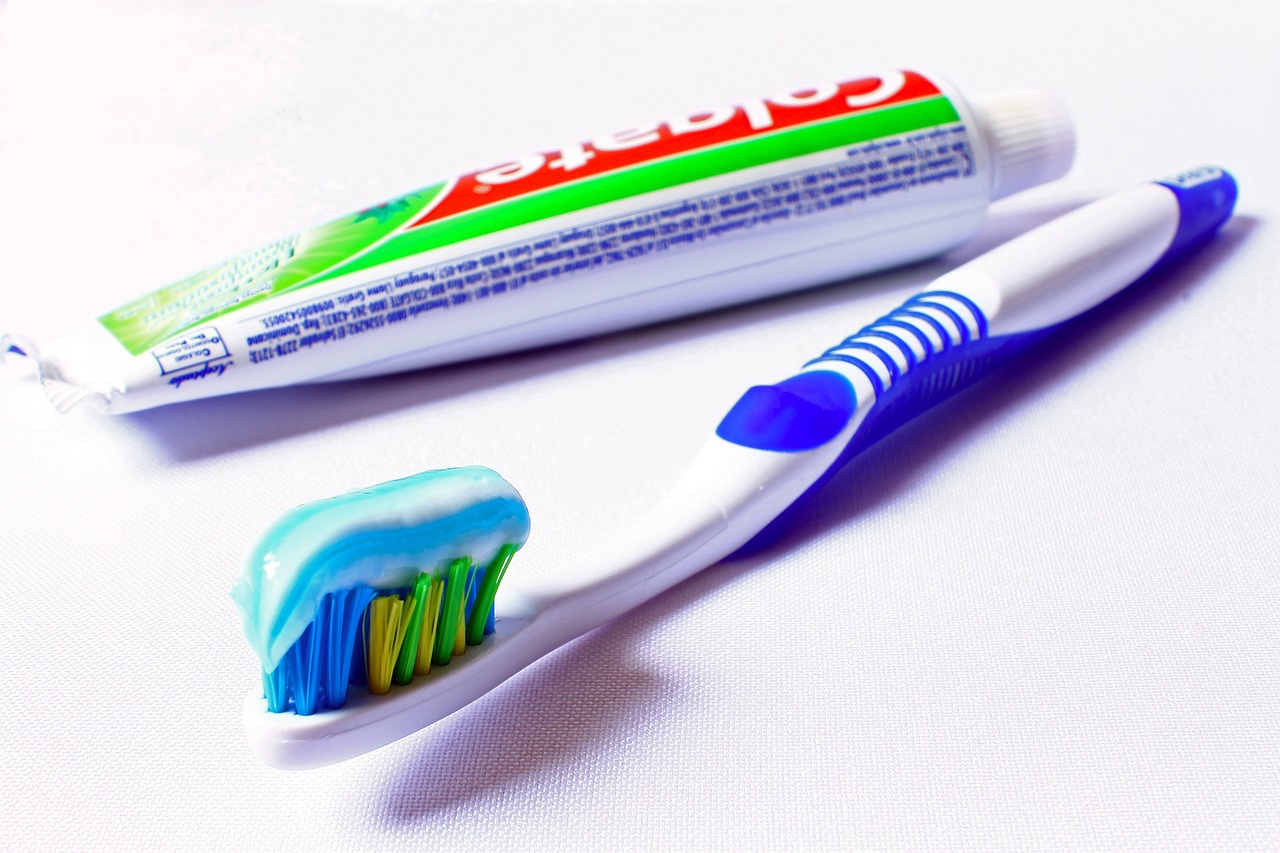 What Does Toothpaste Really Do To Protect Our Teeth | ImbaLife
